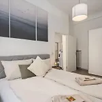 Blassdoerfer - Traumhafte Altbauwohnung Mit Self-checkin Und 93 Qm2 شقة سيئة كيسينجين
