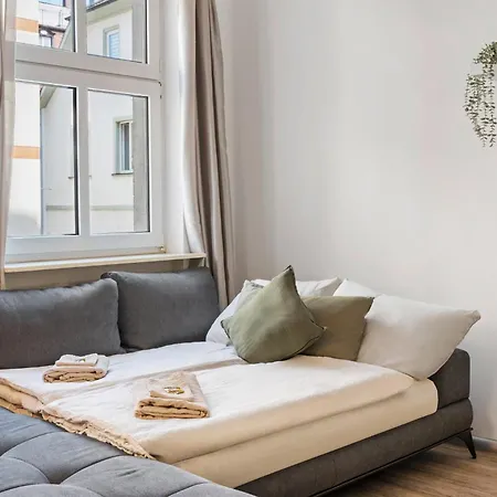 Blassdoerfer - Traumhafte Altbauwohnung Mit Self-checkin Und 93 Qm2 * سيئة كيسينجين